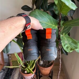 SWIMS Snow Runner Mid Waterproof Boots – Size 10